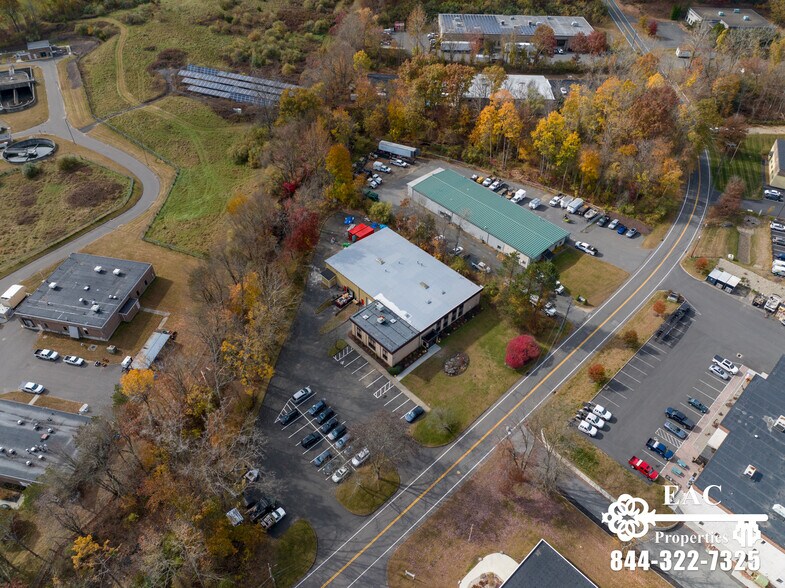 22 Commerce Rd, Newtown, CT à louer - Photo principale – Image 1 sur 37