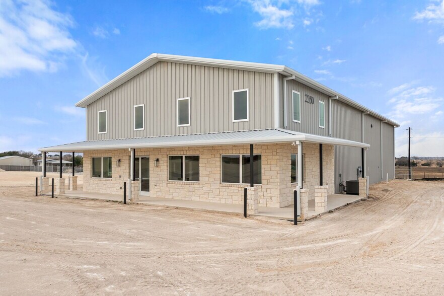 2350 County Road 311, Jarrell, TX à louer - Photo de l’immeuble – Image 3 sur 47
