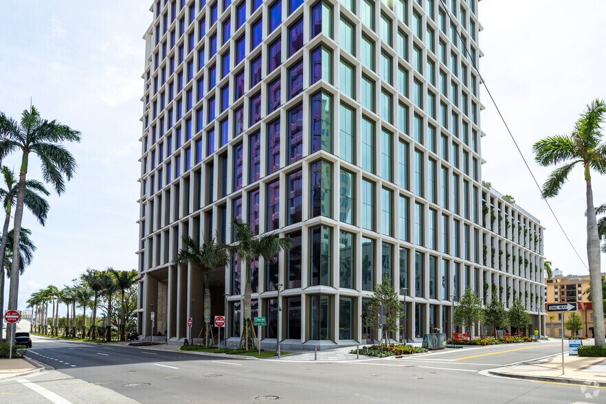 180 Lakeview Ave, West Palm Beach, FL à louer - Photo de l’immeuble – Image 3 sur 4
