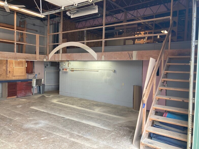 3046 Industrial Blvd, Bethel Park, PA à louer - Photo de l’immeuble – Image 3 sur 25