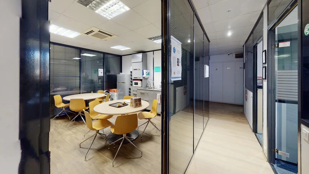 9 Rue Baudoin, Paris à louer - Photo de l’immeuble – Image 3 sur 7