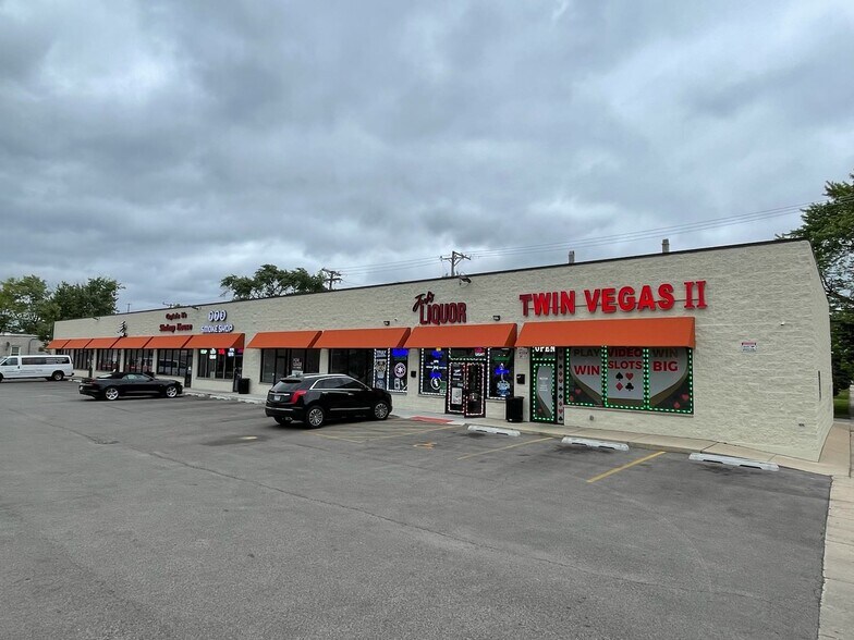 5633-5647 W Roosevelt Rd, Cicero, IL à vendre - Photo principale – Image 1 sur 22