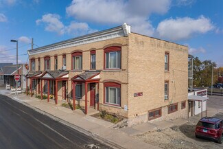 Plus de détails pour 130 Washington St, Woodstock, IL - Logement à vendre