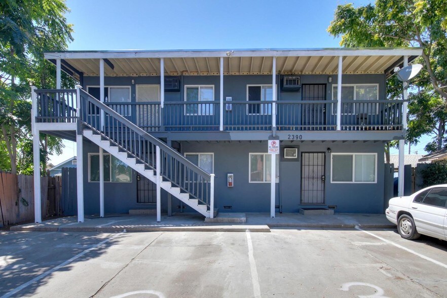 2390-2398 Oakmont St, Sacramento, CA à vendre - Photo de l’immeuble – Image 1 sur 32