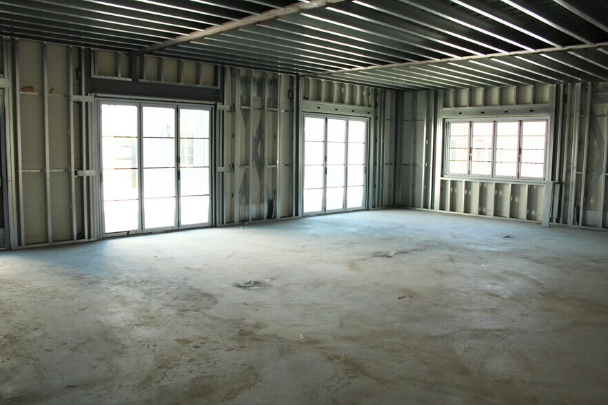 1561 Commerce st, Las Vegas, NV à louer - Photo de l’immeuble – Image 1 sur 14