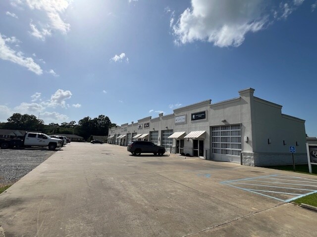 2399 Ferrand St, Monroe, LA à vendre - Photo de l’immeuble – Image 2 sur 7