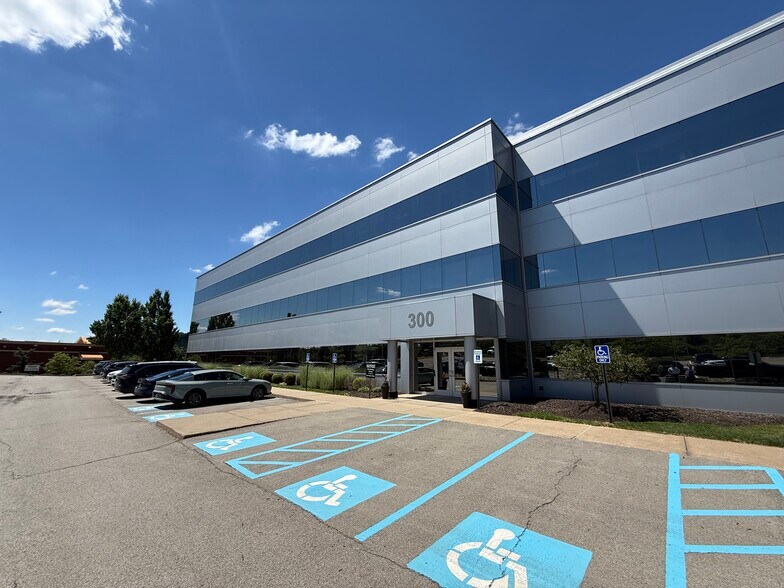 300-310 Seven Fields Blvd, Seven Fields, PA à louer - Photo de l’immeuble – Image 1 sur 18