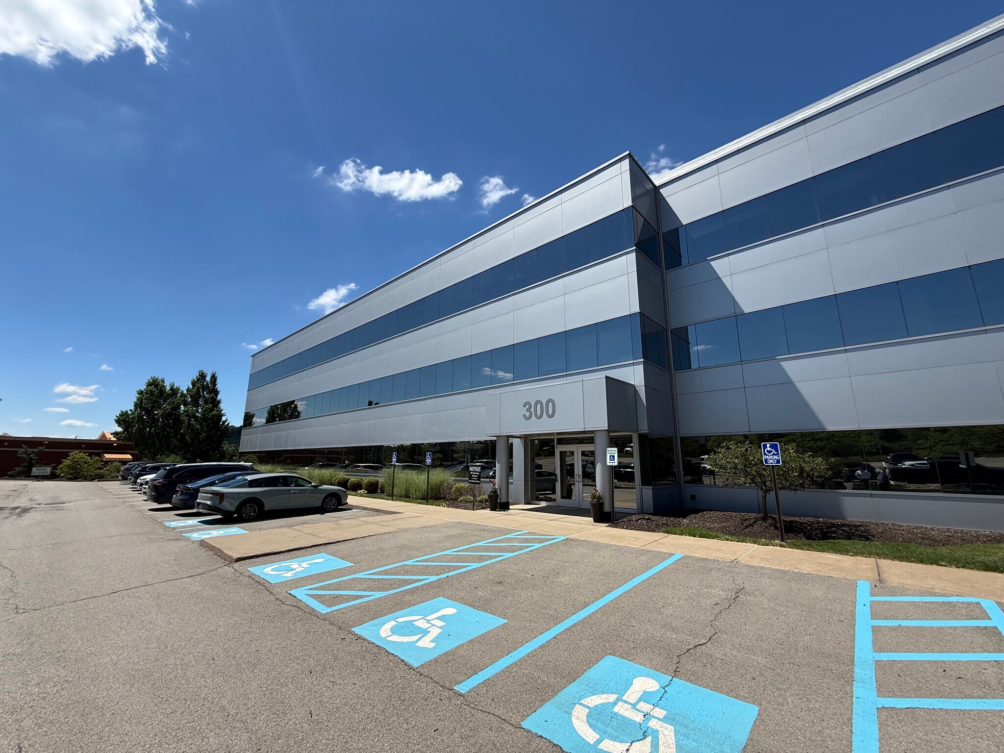 300-310 Seven Fields Blvd, Seven Fields, PA à louer Photo de l’immeuble– Image 1 sur 19