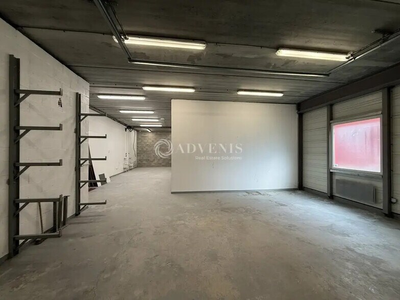 Local d’activités dans Champs-sur-Marne à louer - Photo intérieure – Image 2 sur 10