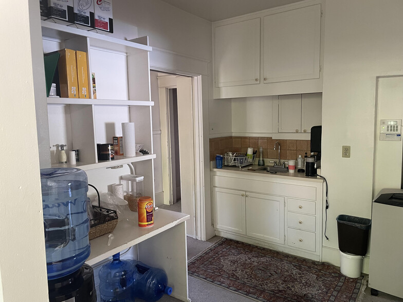 31 Keystone Ave, Reno, NV à louer - Photo de l’immeuble – Image 3 sur 19