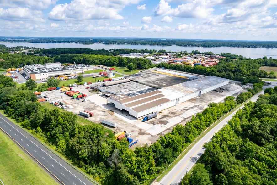 8203 Fischer Rd, Dundalk, MD à louer - Photo de l’immeuble – Image 2 sur 8
