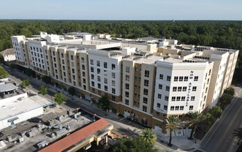 104 NW 17th St, Gainesville, FL à louer Photo intérieure– Image 2 sur 4