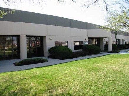 2335-2361 Westbrooke Dr, Columbus, OH à louer - Photo de l’immeuble – Image 3 sur 3