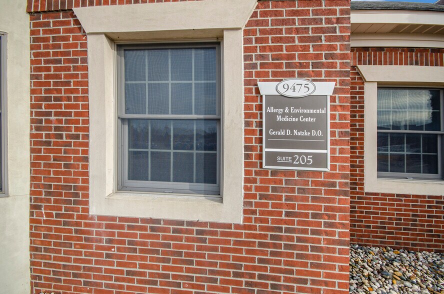 9475 N Holly Rd, Grand Blanc, MI à vendre - Photo de l’immeuble – Image 3 sur 23