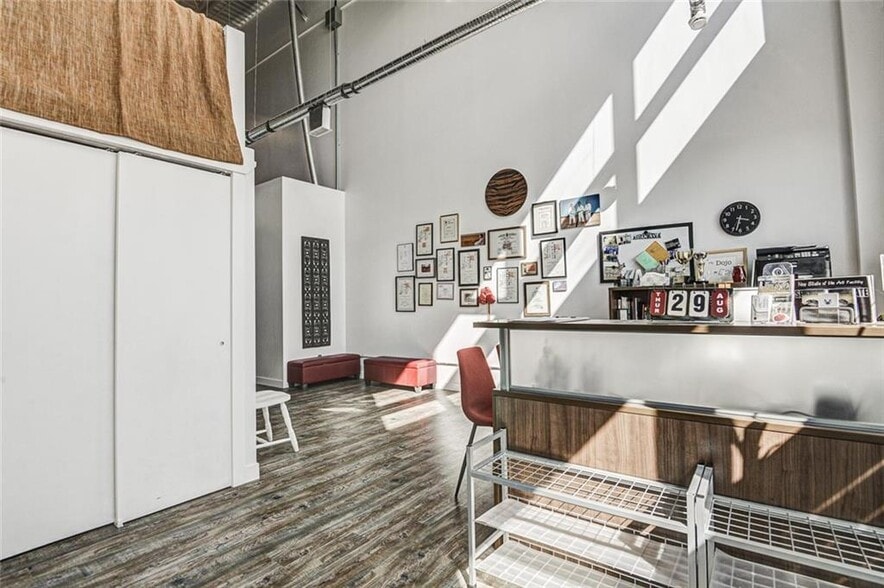 141 Commercial Dr, Rocky View No 44, AB à vendre - Photo intérieure – Image 3 sur 7