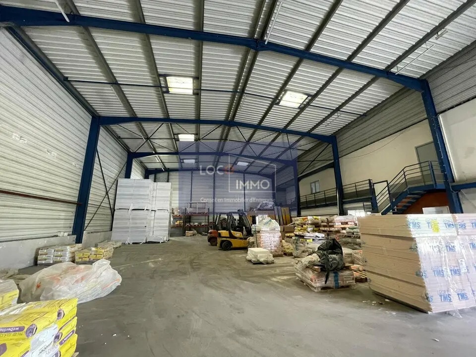 Local d’activités dans Lormont à louer Photo intérieure– Image 1 sur 12