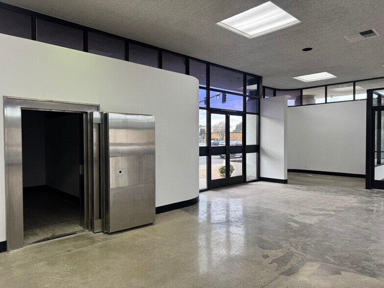 408 E Main St, Santa Maria, CA à vendre - Photo intérieure – Image 3 sur 13