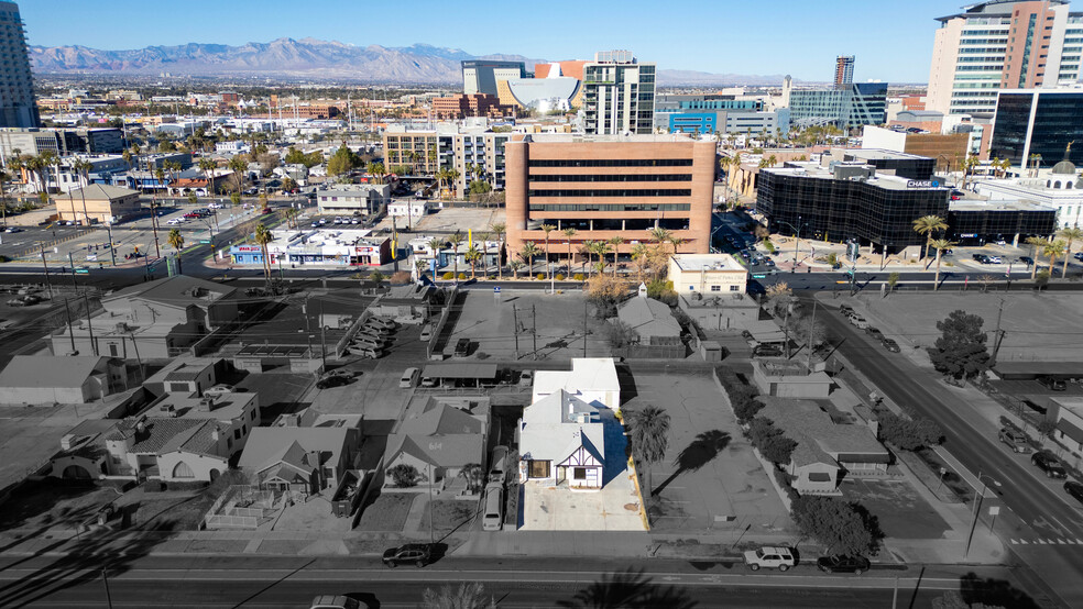 608 S 6th St, Las Vegas, NV à vendre - Photo de l’immeuble – Image 3 sur 47