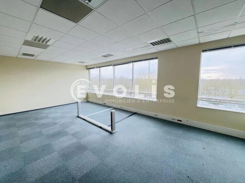 4-6 Allée De La Mixité, Lieusaint à louer - Photo intérieure – Image 2 sur 9