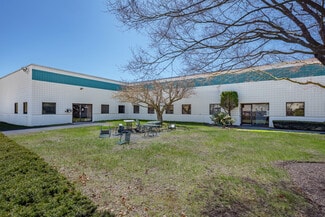 Plus de détails pour 88 Boyd Ave, East Providence, RI - Bureau à louer
