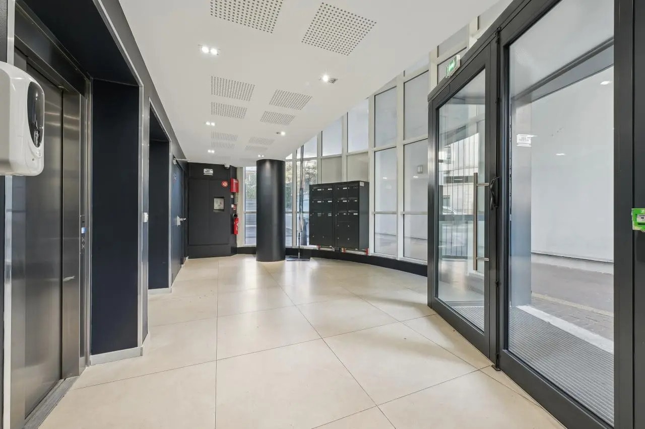 Bureau dans Paris à louer Photo de l’immeuble– Image 1 sur 13