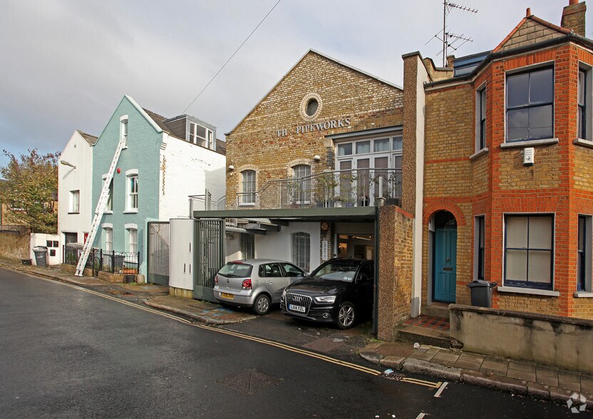 26-30 Prescott Pl, Londres à louer - Photo de l’immeuble – Image 2 sur 2