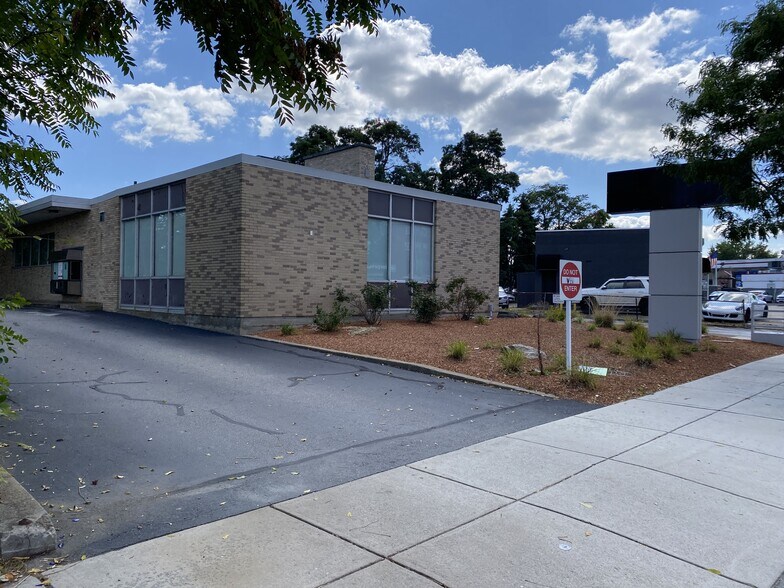 655 Park Ave, Worcester, MA à vendre - Photo de l’immeuble – Image 2 sur 4