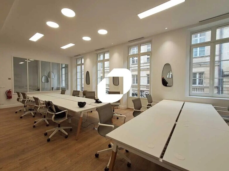 Bureau dans Bordeaux à louer - Photo de l’immeuble – Image 1 sur 9