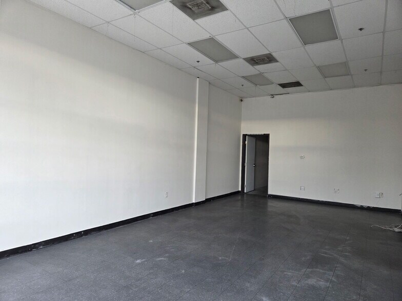 909 S Central Ave, Compton, CA à louer - Photo de l’immeuble – Image 2 sur 15