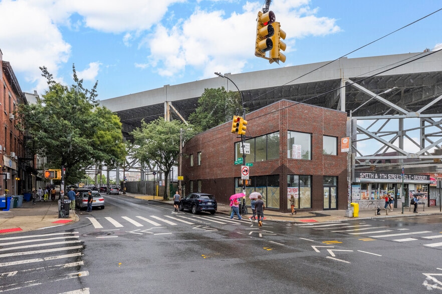 501 Smith St, Brooklyn, NY à louer - Photo de l’immeuble – Image 2 sur 4