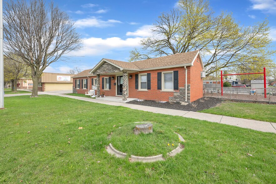 5043 Allen Rd, Allen Park, MI à vendre - Photo de l’immeuble – Image 2 sur 26