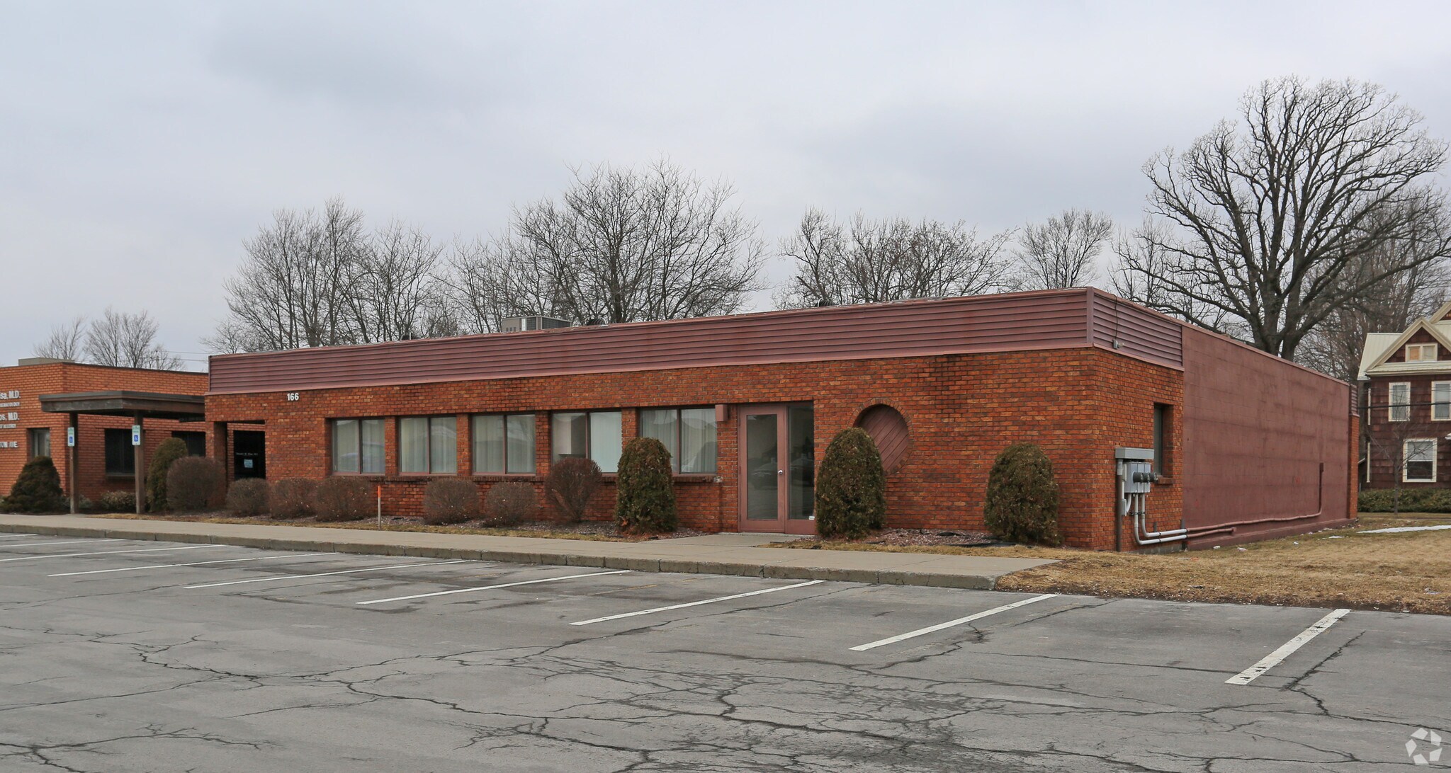 166 Washington Ave, Batavia, NY à louer Photo principale– Image 1 sur 10