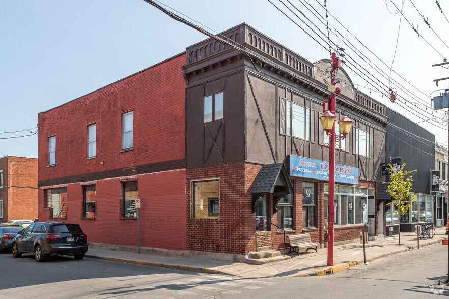 870-898 Rue Notre-Dame O, Montréal, QC à louer - Photo de l’immeuble – Image 2 sur 6