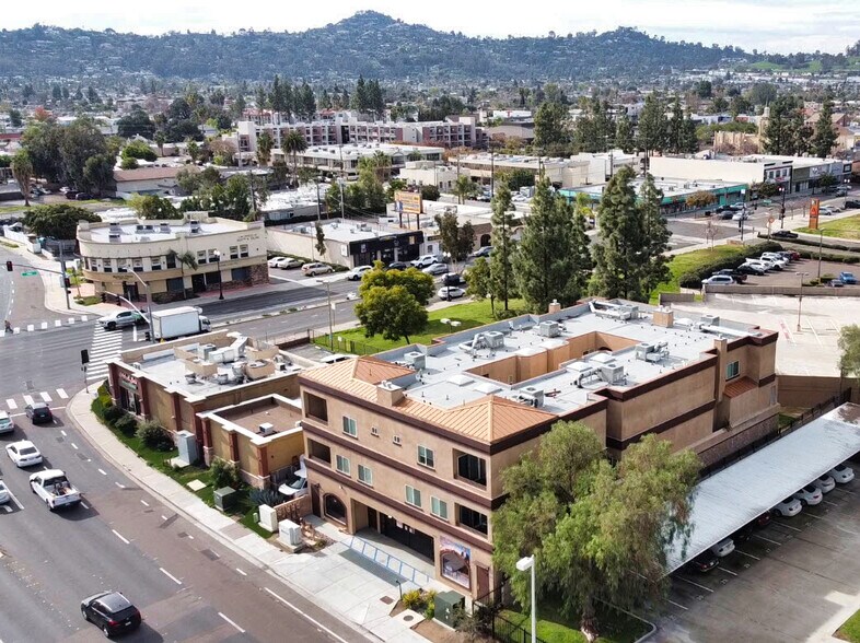 120 Ballantyne St, El Cajon, CA à vendre - Photo de l’immeuble – Image 2 sur 27