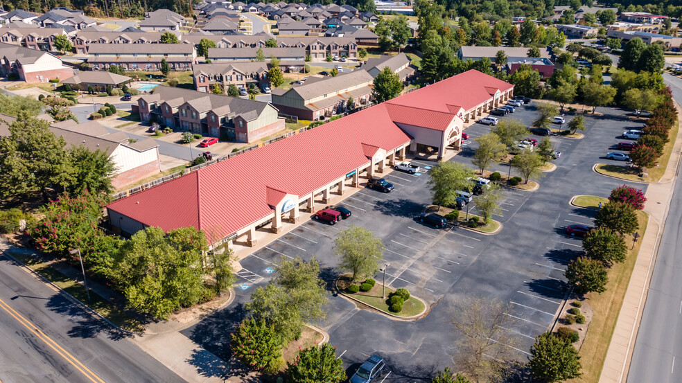 2001 Club Manor Dr, Maumelle, AR à louer - Photo de l’immeuble – Image 3 sur 6