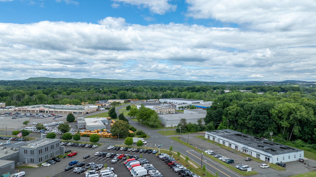 112-124 Woodlawn Rd, Berlin, CT à louer Photo principale– Image 1 sur 8