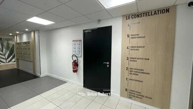 Bureau dans Lyon à louer Hall d’entrée– Image 1 sur 1