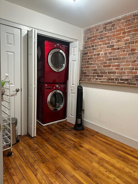 162-164 Glen St, Glens Falls, NY à vendre - Photo de l’immeuble – Image 2 sur 36