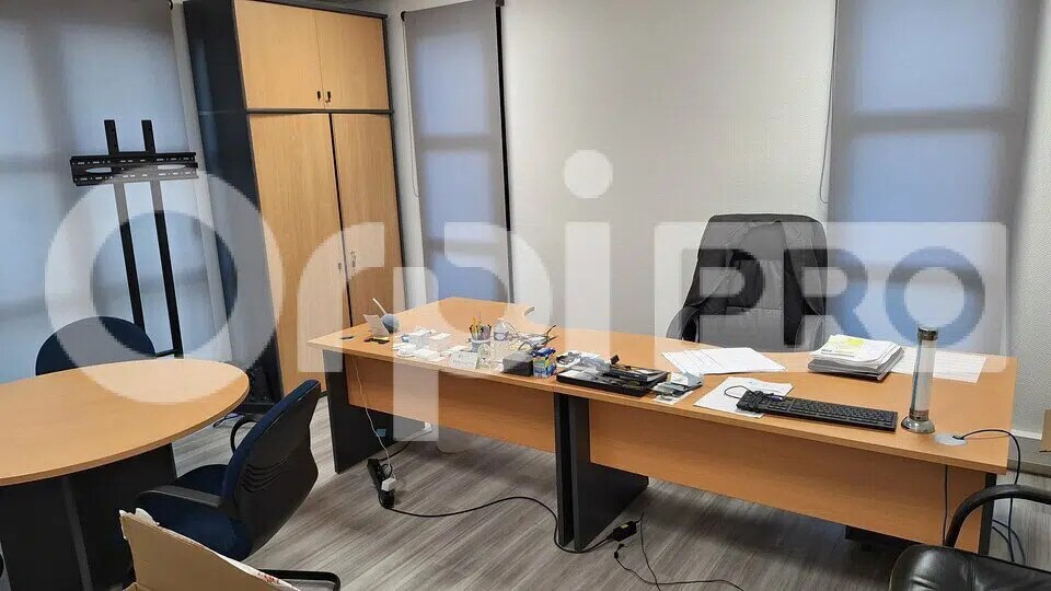 Bureau dans Saint-Nazaire à louer - Photo de l’immeuble – Image 3 sur 7