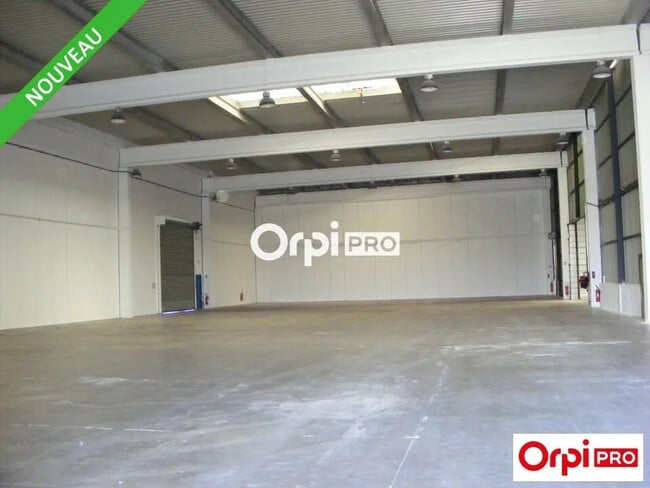 Plus de détails pour Local d'activités à louer