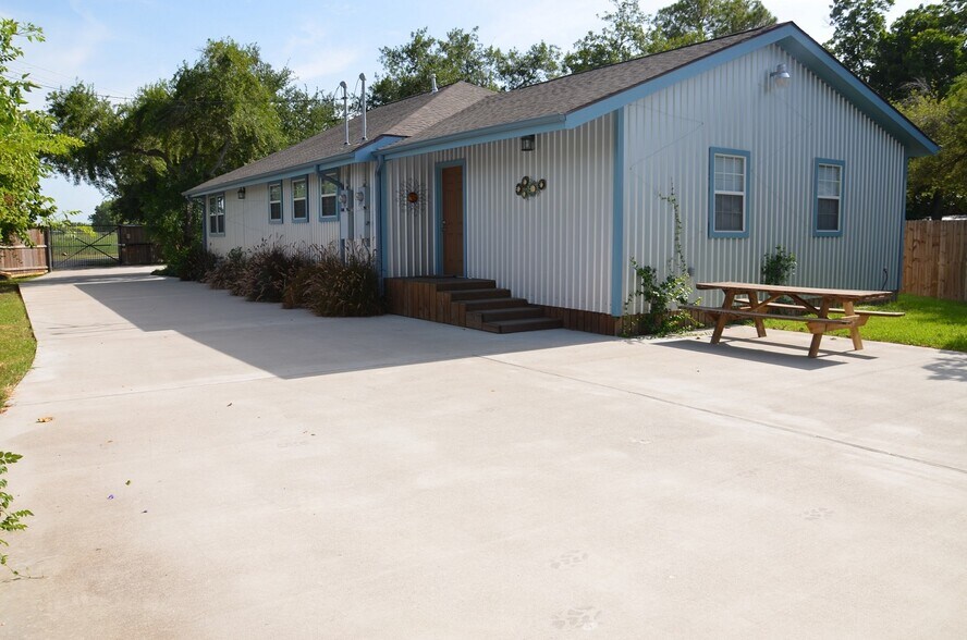 11608 Old Main Street Loop Rd, Houston, TX à vendre - Photo de l’immeuble – Image 3 sur 12