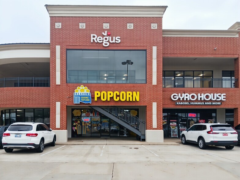 3209 S Broadway, Edmond, OK à louer - Photo de l’immeuble – Image 3 sur 13