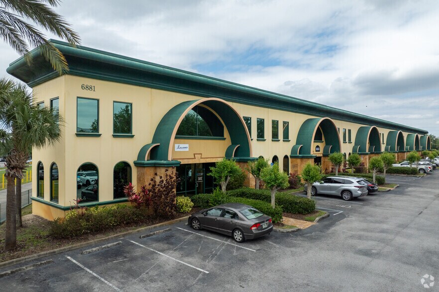 6881 Kingspointe Pky, Orlando, FL à louer - Photo de l’immeuble – Image 2 sur 64