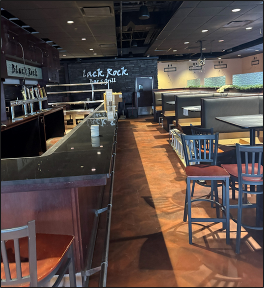41601 Ford Rd, Canton Township, MI à louer - Photo de l’immeuble – Image 2 sur 18