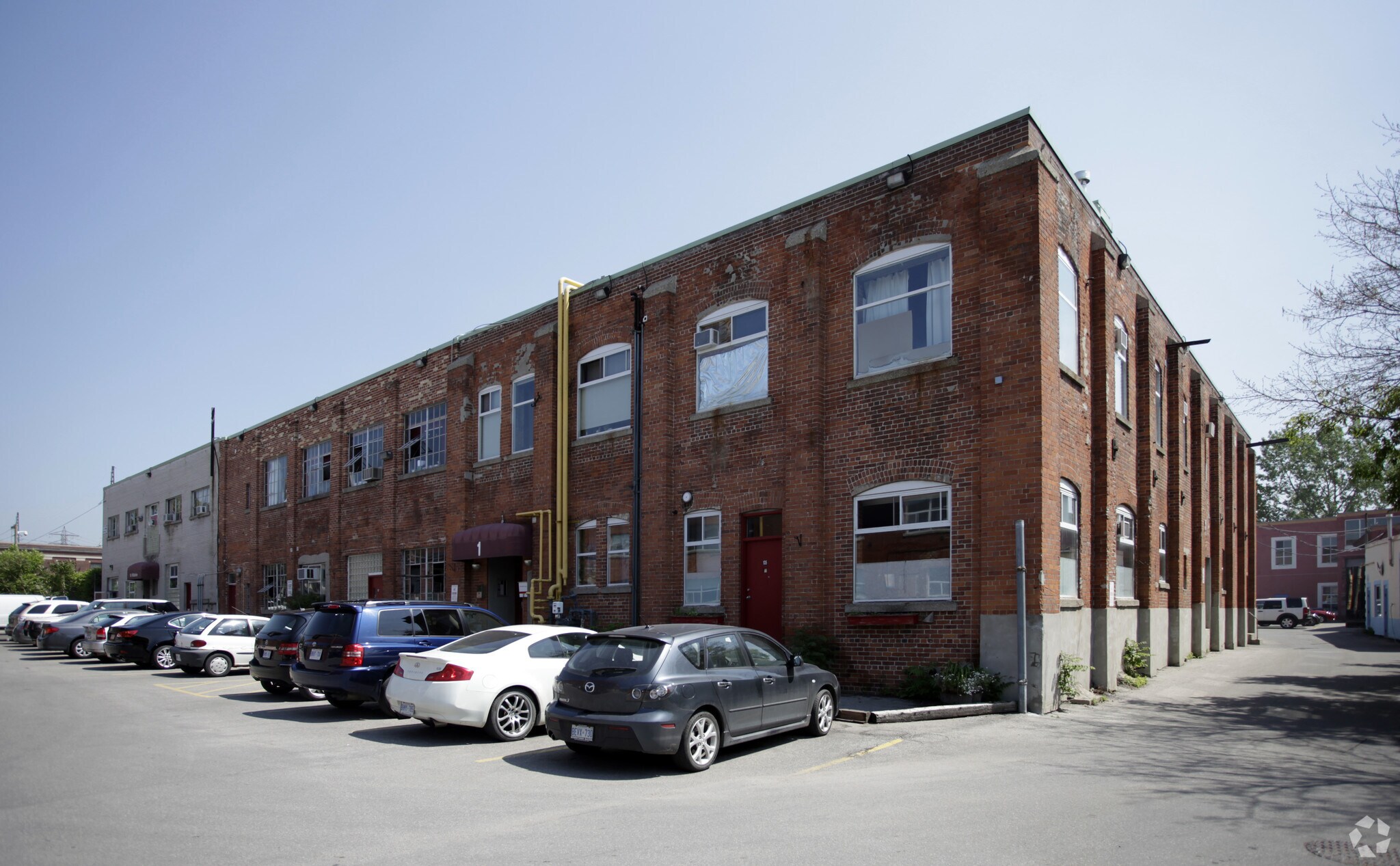 1 Wiltshire Ave, Toronto, ON à louer Photo principale– Image 1 sur 3