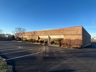 Plus de détails pour 2661-2667 Metro Blvd, Maryland Heights, MO - Industriel/Logistique à louer