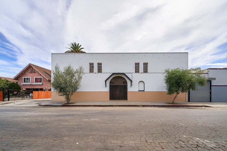 5454 Virginia Ave, Los Angeles, CA à vendre - Photo de l’immeuble – Image 2 sur 22