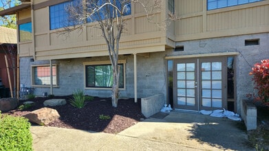 875-877 Embarcadero Dr, El Dorado Hills, CA à louer Photo de l’immeuble– Image 2 sur 14