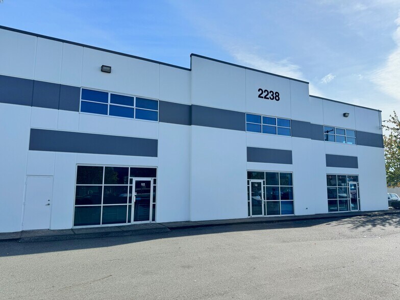 2238 Queen St, Abbotsford, BC à louer - Photo de l’immeuble – Image 1 sur 6