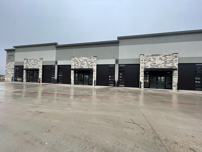 Plus de détails pour 15901 Ronald Reagan Blvd, Leander, TX - Bureau/Local commercial à louer